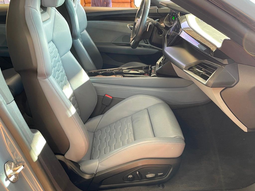 2022 Audi e-tron GT Premium Plus quattro - 22975557 - 21