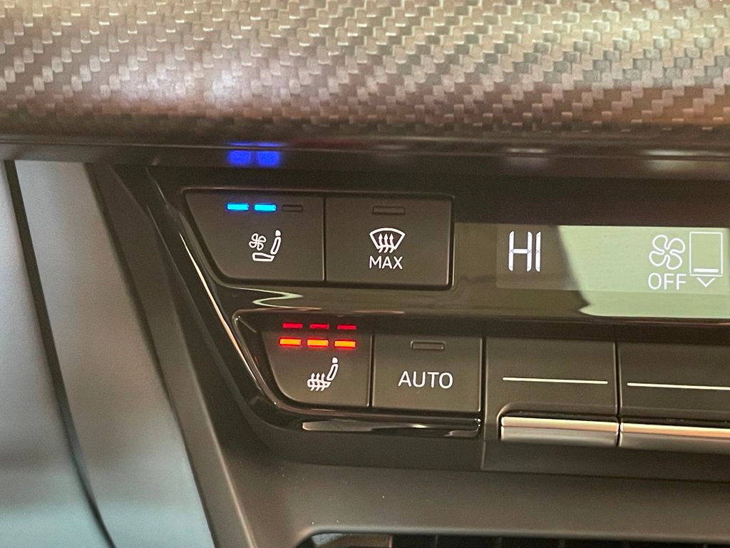 2022 Audi e-tron GT Premium Plus quattro - 22975557 - 30