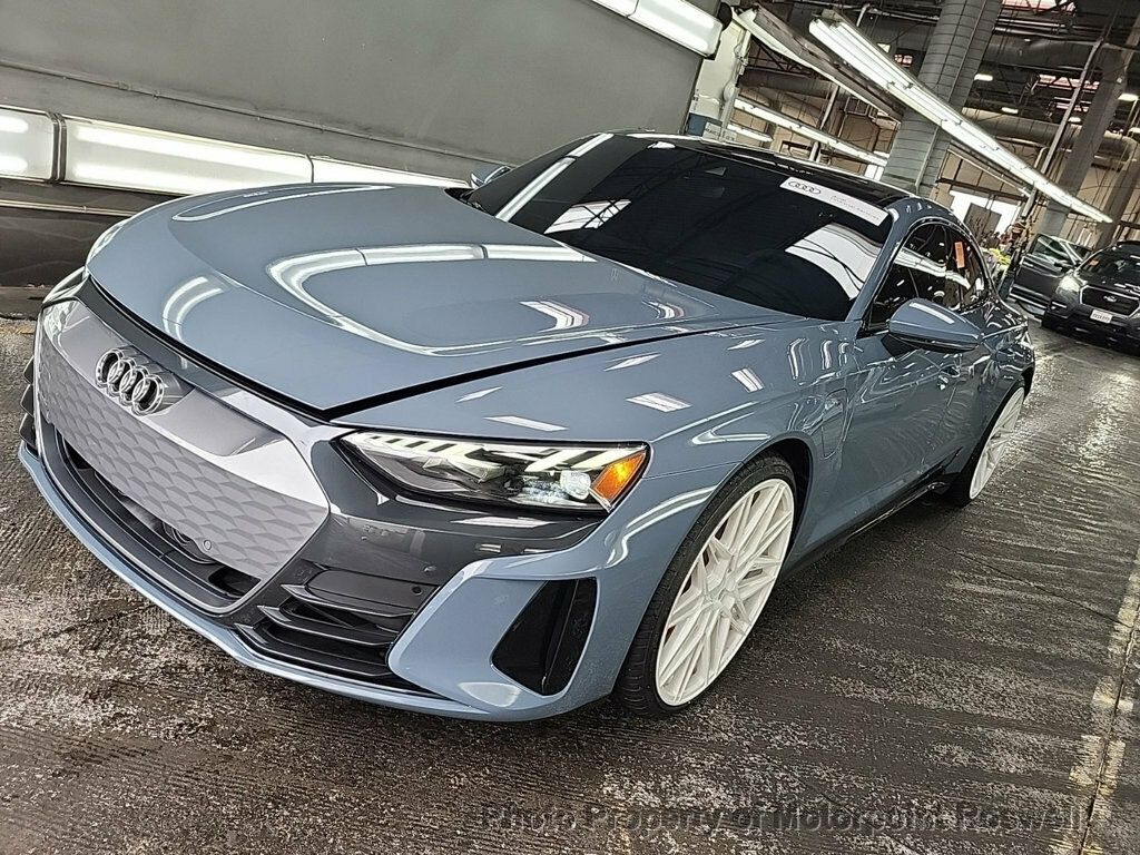 2022 Audi e-tron GT Premium Plus photo 2