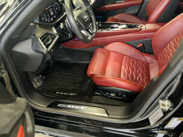 2022 Audi e-tron GT Premium Plus quattro - 22948403 - 14