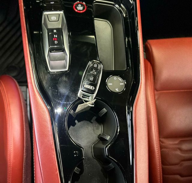 2022 Audi e-tron GT Premium Plus quattro - 22948403 - 28