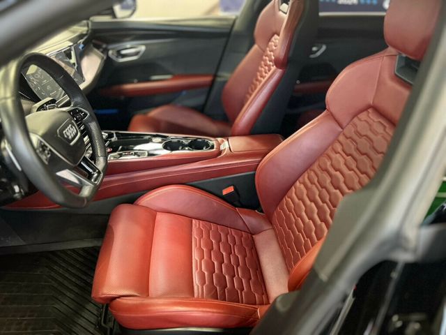 2022 Audi e-tron GT Premium Plus quattro - 22948403 - 32