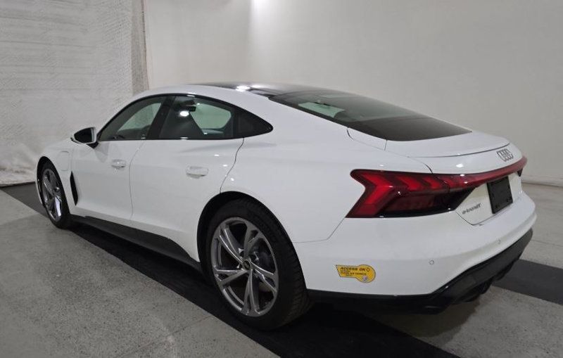2022 Audi e-tron GT Premium Plus quattro - 23016731 - 1