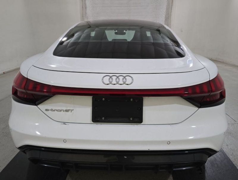 2022 Audi e-tron GT Premium Plus quattro - 23016731 - 2