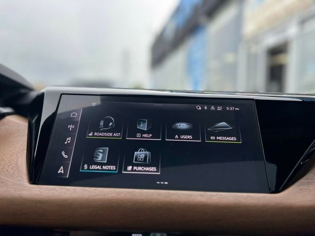 2022 Audi e-tron GT Premium Plus quattro - 23026649 - 22