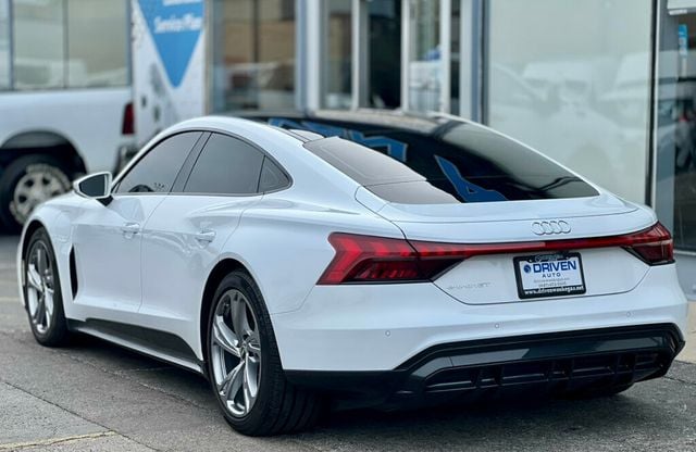 2022 Audi e-tron GT Premium Plus quattro - 23026649 - 2