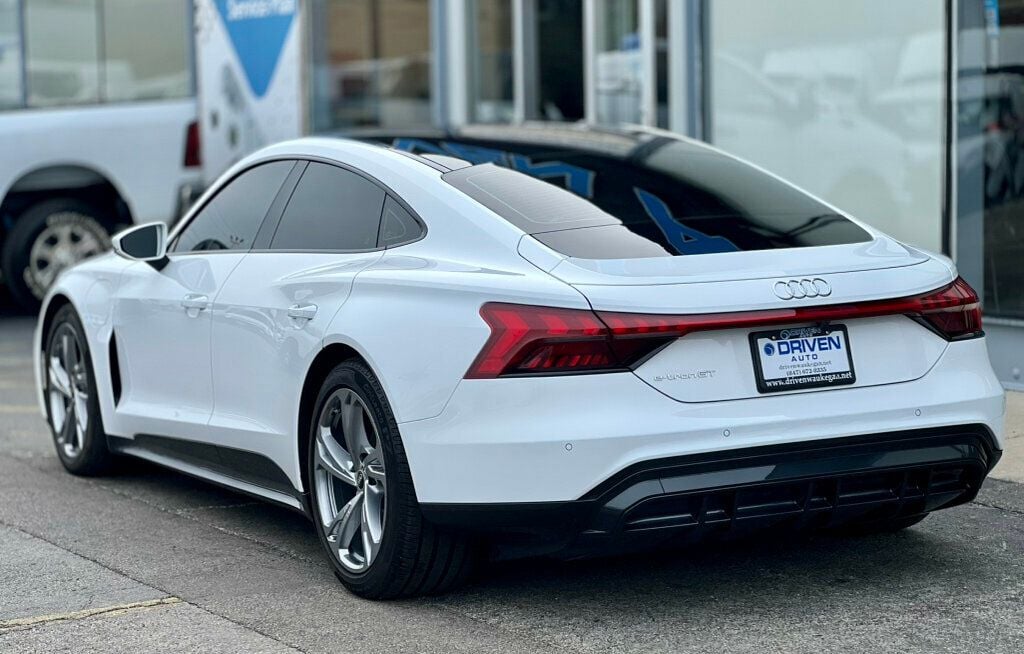 2022 Audi e-tron GT Premium Plus quattro - 23026649 - 34