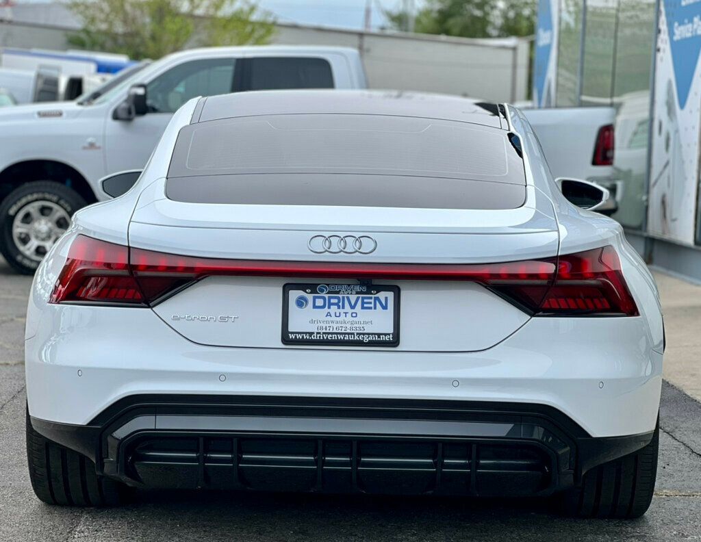 2022 Audi e-tron GT Premium Plus quattro - 23026649 - 35