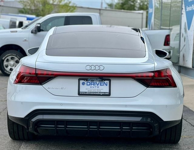 2022 Audi e-tron GT Premium Plus quattro - 23026649 - 35