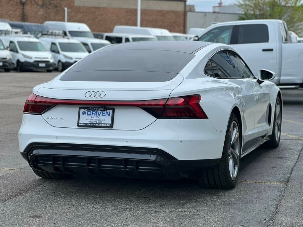 2022 Audi e-tron GT Premium Plus quattro - 23026649 - 5
