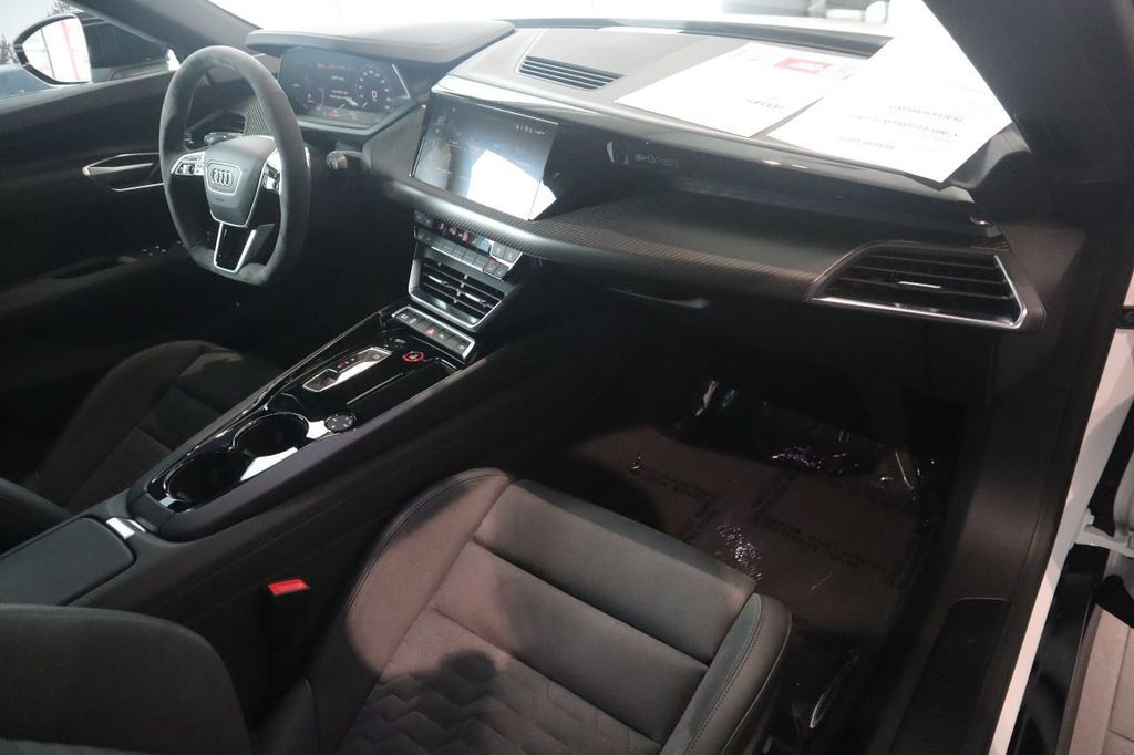 2022 Audi e-tron GT Premium Plus quattro - 21195858 - 8