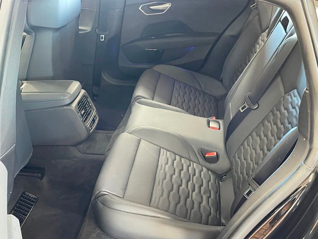 2022 Audi e-tron GT Prestige quattro - 22927225 - 23