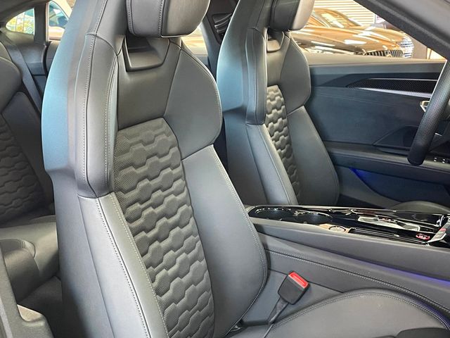 2022 Audi e-tron GT Prestige quattro - 22927225 - 28