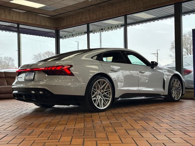 2022 Audi e-tron GT Prestige quattro - 22953035 - 11