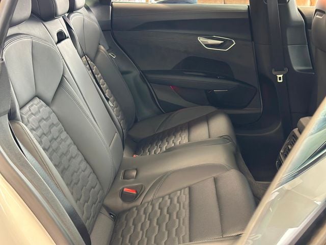 2022 Audi e-tron GT Prestige quattro - 22953035 - 23