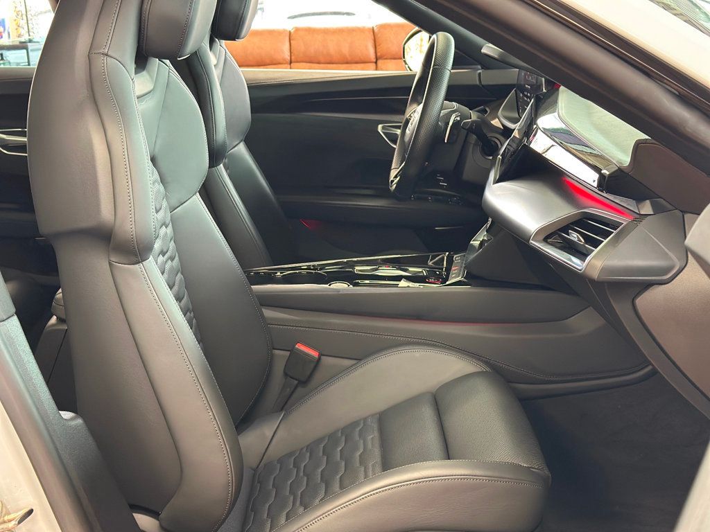 2022 Audi e-tron GT Prestige quattro - 22953035 - 24