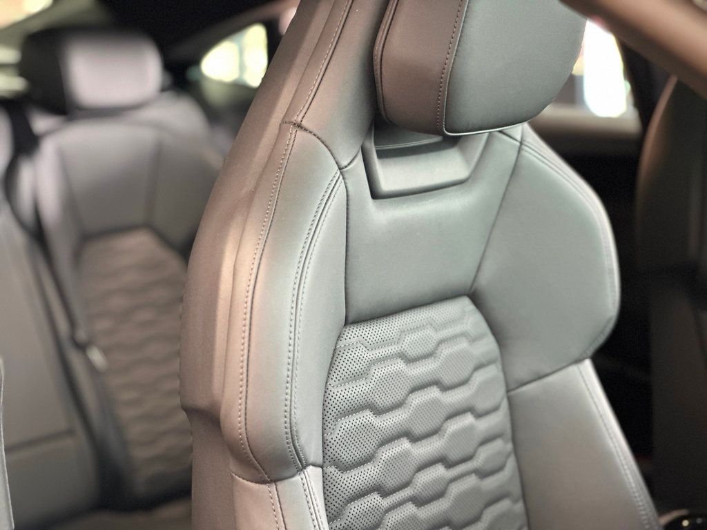 2022 Audi e-tron GT Prestige quattro - 22953035 - 25