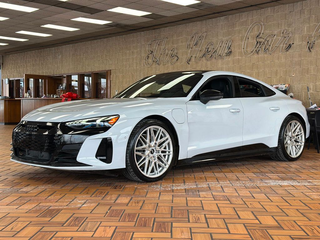 2022 Audi e-tron GT Prestige quattro - 22953035 - 4