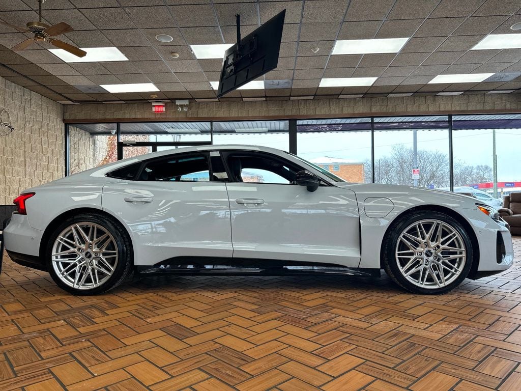 2022 Audi e-tron GT Prestige quattro - 22953035 - 8