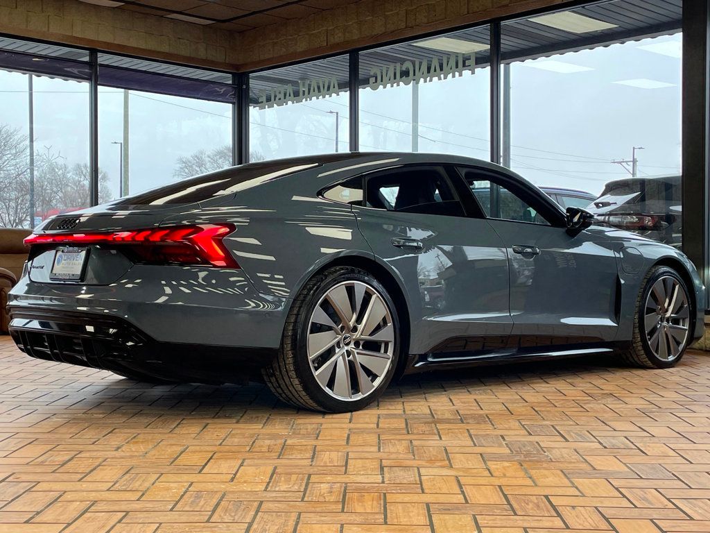 2022 Audi e-tron GT Prestige quattro - 22957270 - 10