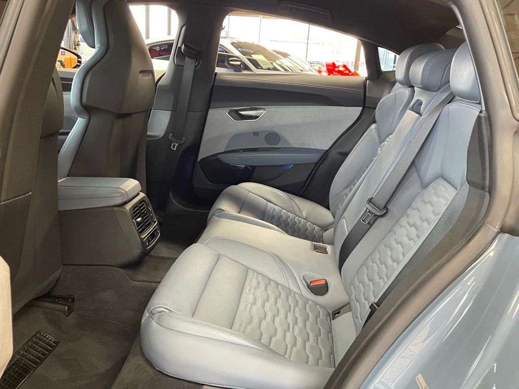 2022 Audi e-tron GT Prestige quattro - 22957270 - 19