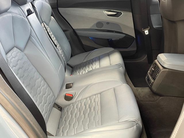 2022 Audi e-tron GT Prestige quattro - 22957270 - 24