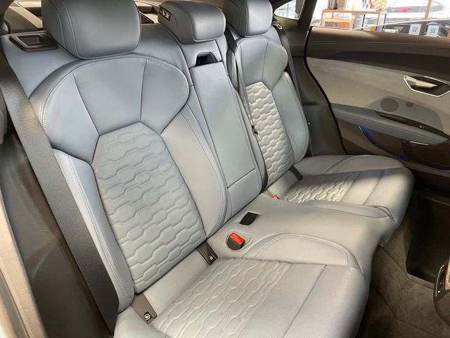 2022 Audi e-tron GT Prestige quattro - 22957270 - 25