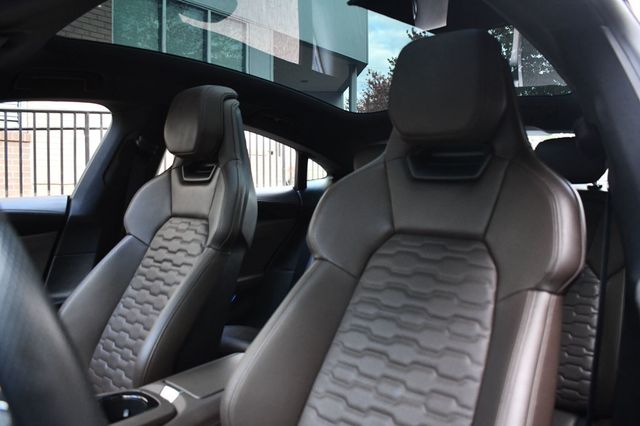 2022 Audi e-tron GT Prestige quattro - 22935208 - 21