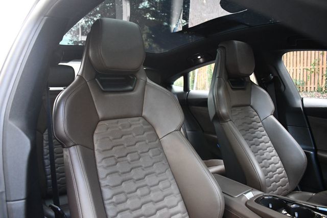 2022 Audi e-tron GT Prestige quattro - 22935208 - 26