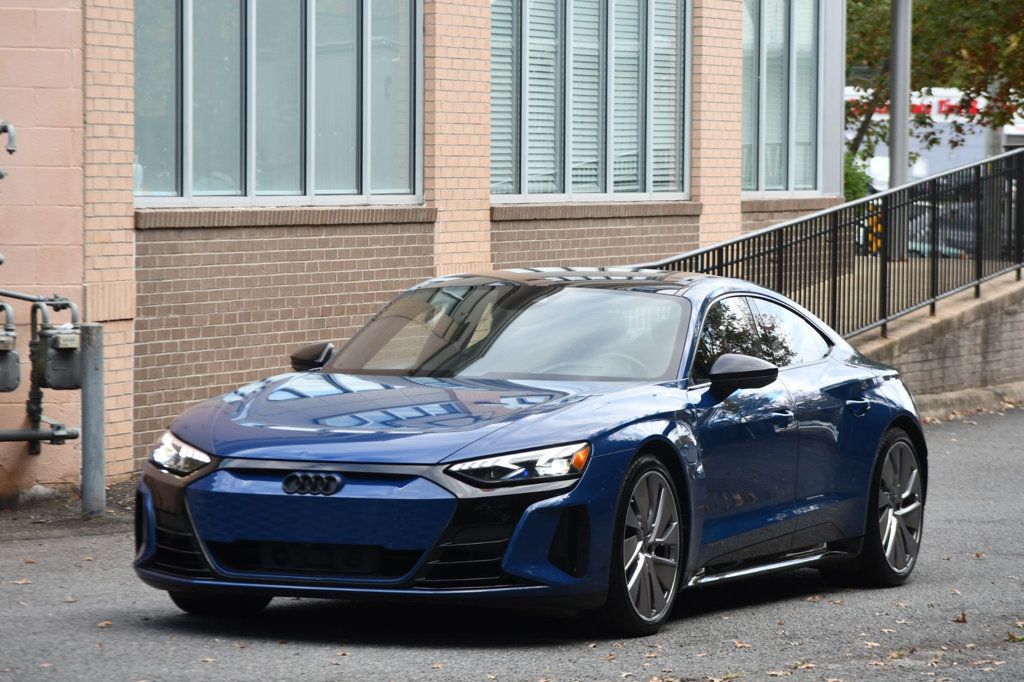 2022 Audi e-tron GT Prestige photo 2