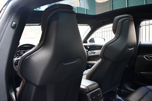 2022 Audi e-tron GT Prestige quattro - 22935208 - 32