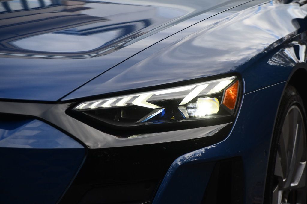 2022 Audi e-tron GT Prestige photo 3