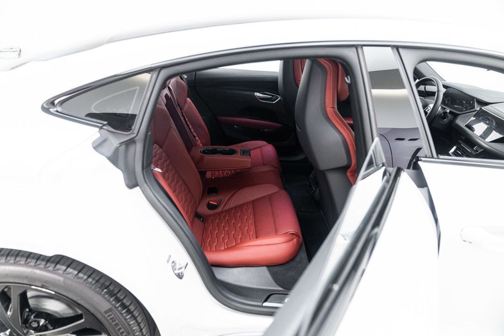 2022 Audi e-tron GT Quattro Prestige