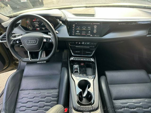 2022 Audi e-tron GT Prestige quattro - 23000091 - 25