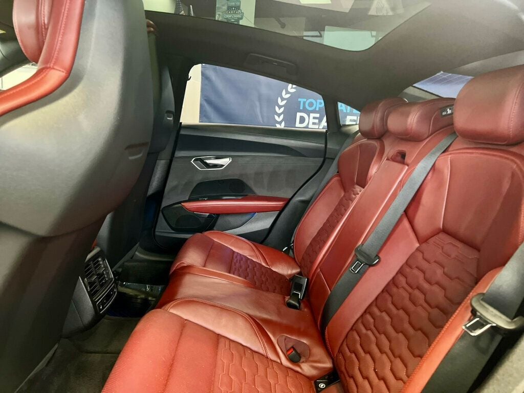 2022 Audi e-tron GT Prestige quattro - 22948403 - 12