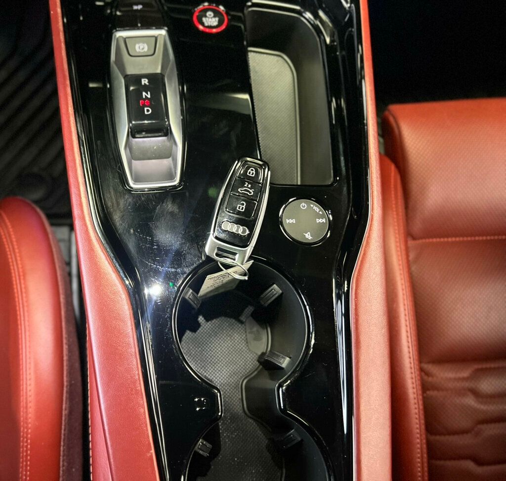 2022 Audi e-tron GT Prestige quattro - 22948403 - 28