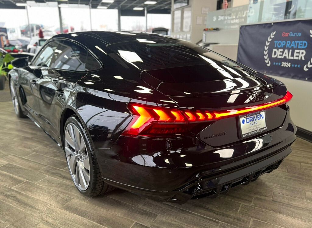 2022 Audi e-tron GT Prestige photo 2