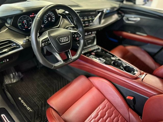 2022 Audi e-tron GT Prestige quattro - 22948403 - 33