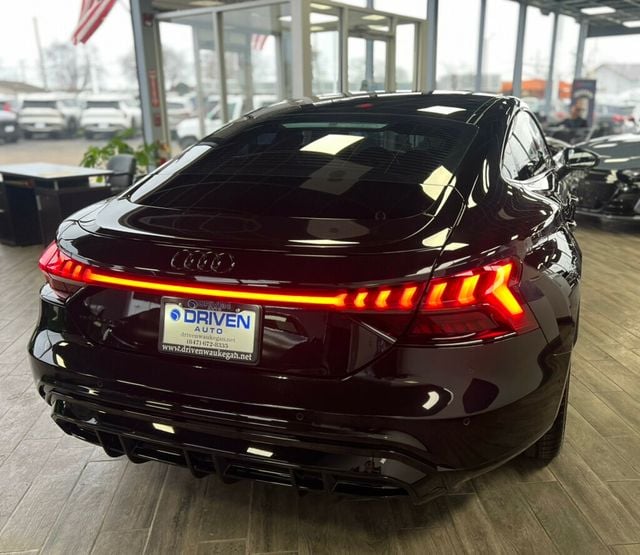 2022 Audi e-tron GT Prestige quattro - 22948403 - 3
