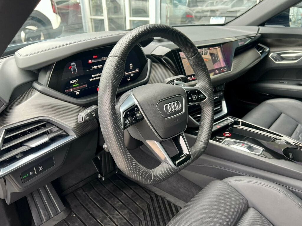 2022 Audi e-tron GT Prestige quattro - 22994309 - 16