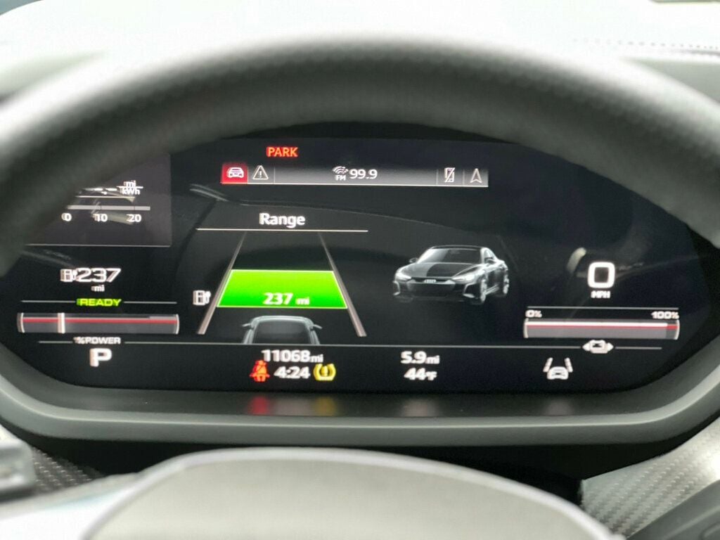 2022 Audi e-tron GT Prestige quattro - 22994309 - 24