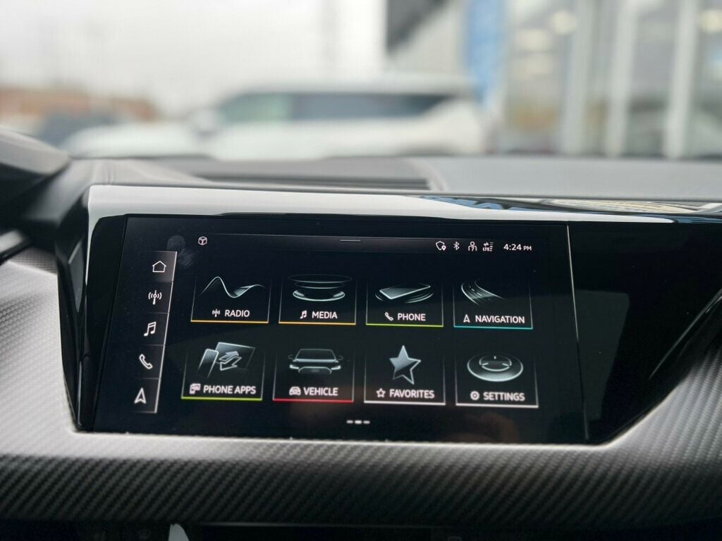 2022 Audi e-tron GT Prestige quattro - 22994309 - 25