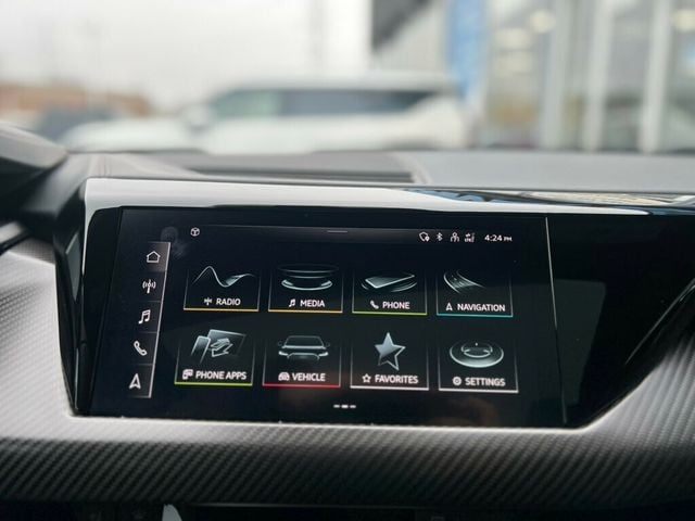 2022 Audi e-tron GT Prestige quattro - 22994309 - 25