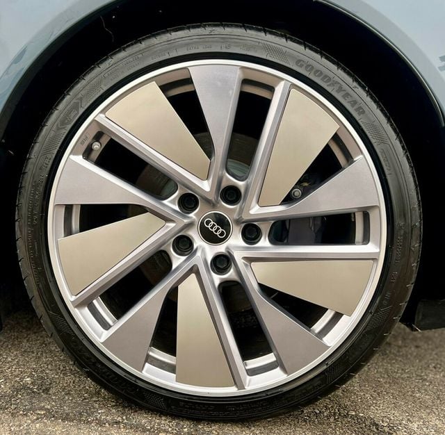 2022 Audi e-tron GT Prestige quattro - 22994309 - 35