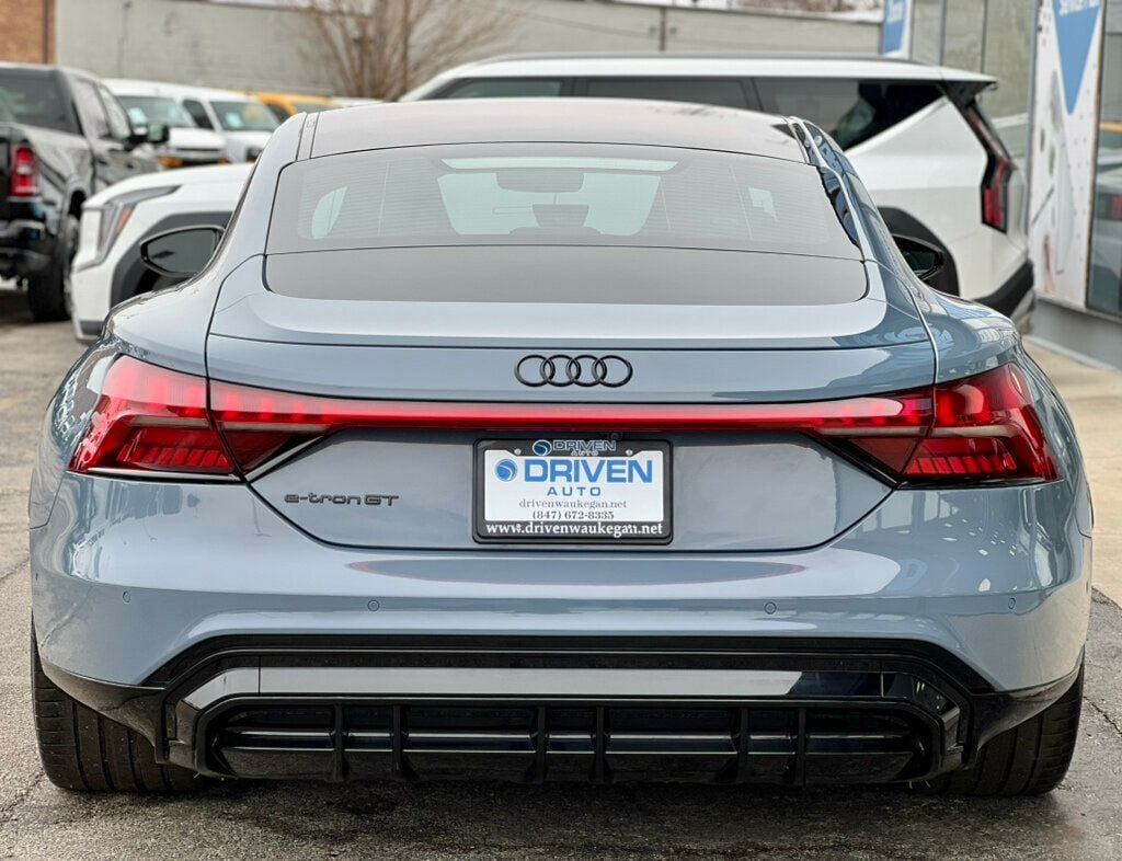 2022 Audi e-tron GT Prestige quattro - 22994309 - 3