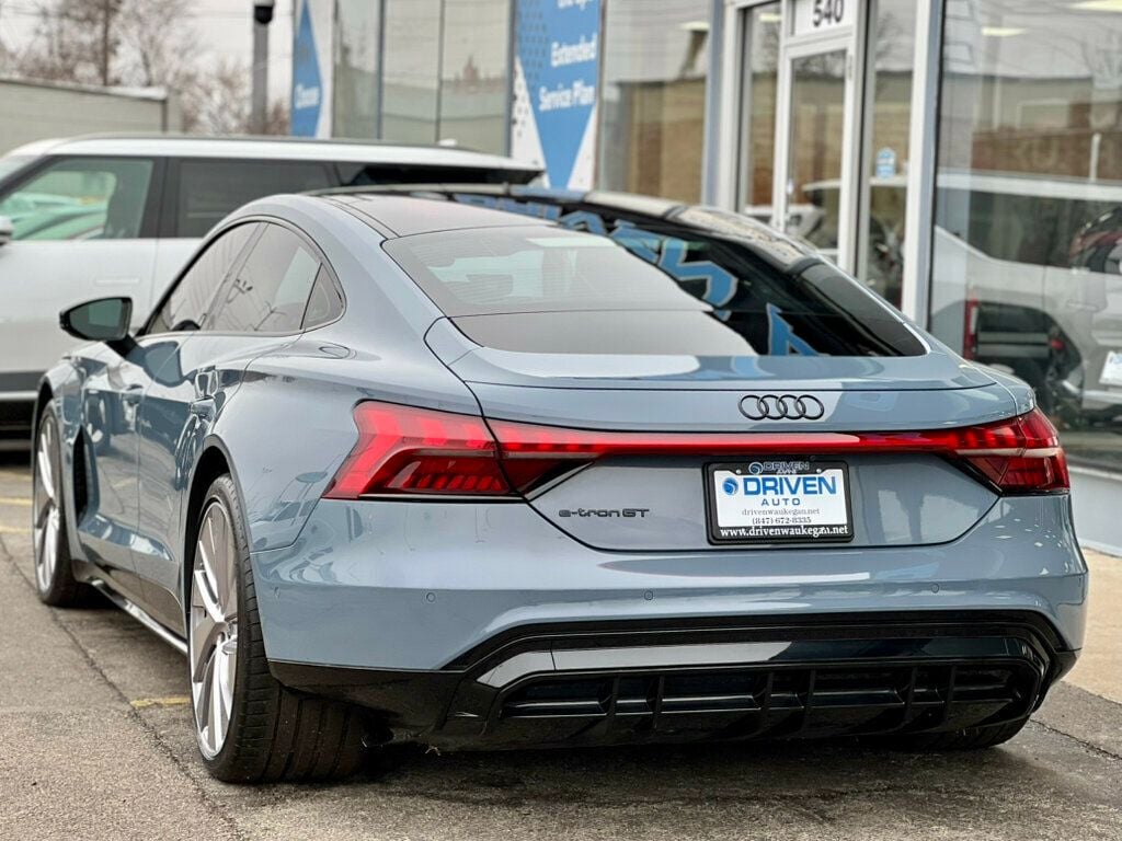 2022 Audi e-tron GT Prestige quattro - 22994309 - 40