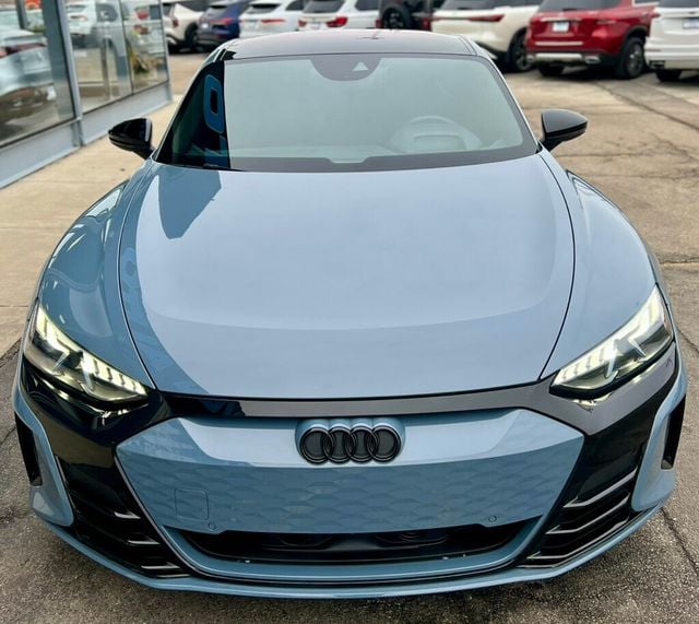 2022 Audi e-tron GT Prestige quattro - 22994309 - 43