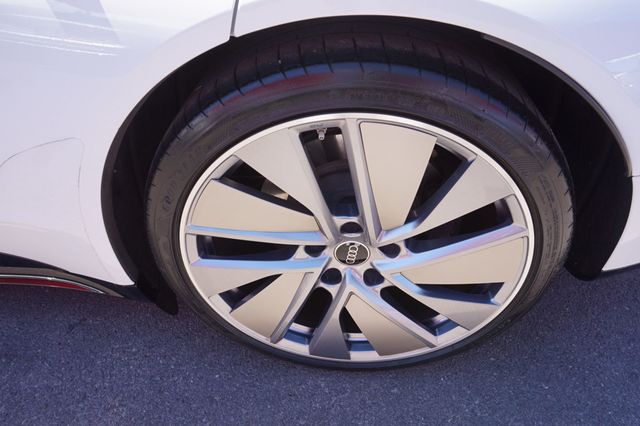 2022 Audi e-tron GT PRESTIGE QUATTRO, ELECTRIC, ALL WHEEL DRIVE, PANORAMIC MOON ROOF - 23079999 - 14