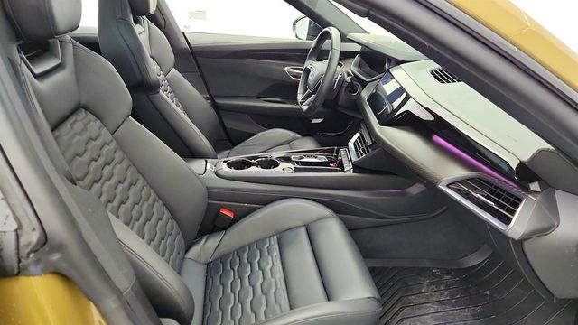 2022 Audi e-tron GT Prestige quattro w/ Performance Package & Full Leather Interior - 22979665 - 23