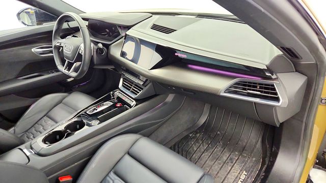 2022 Audi e-tron GT Prestige quattro w/ Performance Package & Full Leather Interior - 22979665 - 24